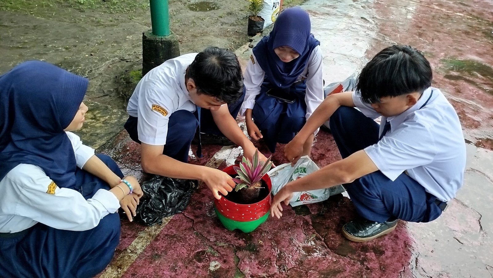 WhatsApp Image 2025-04-17 at 09.24.01